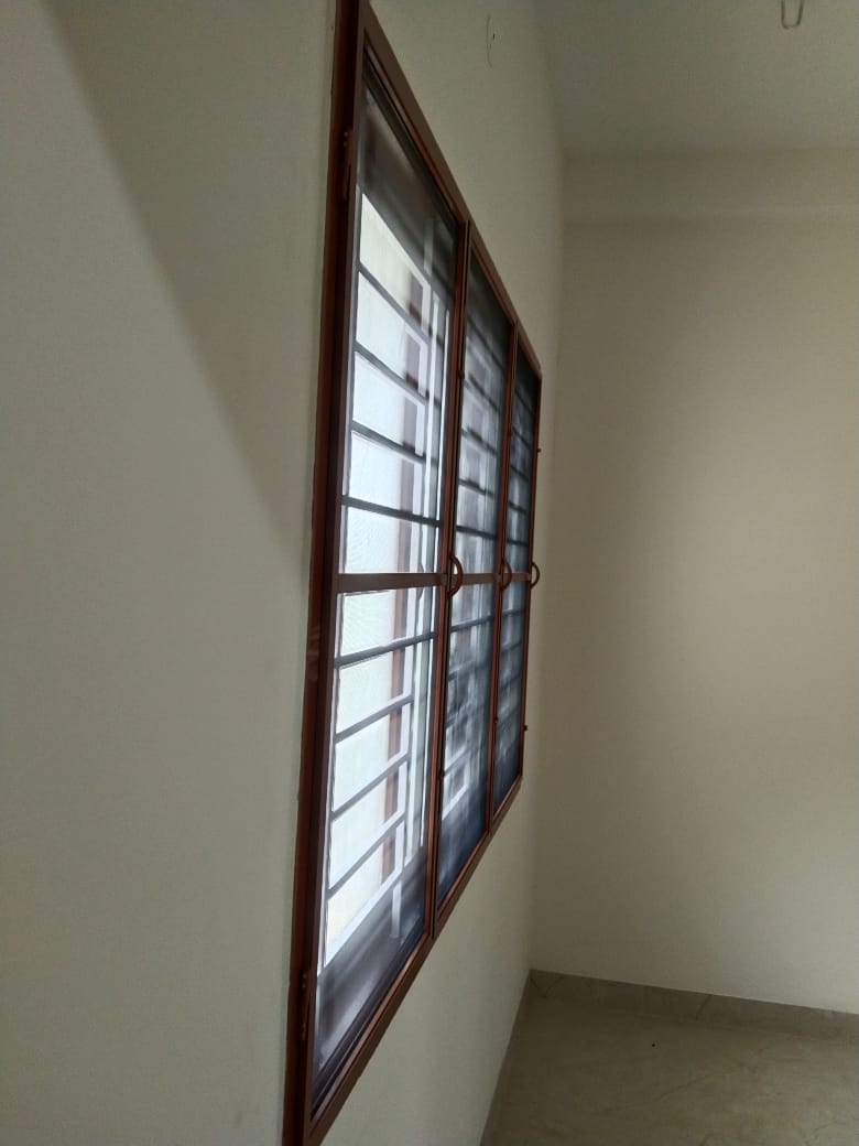 Classic Window Fit Mosquito Net Image 3