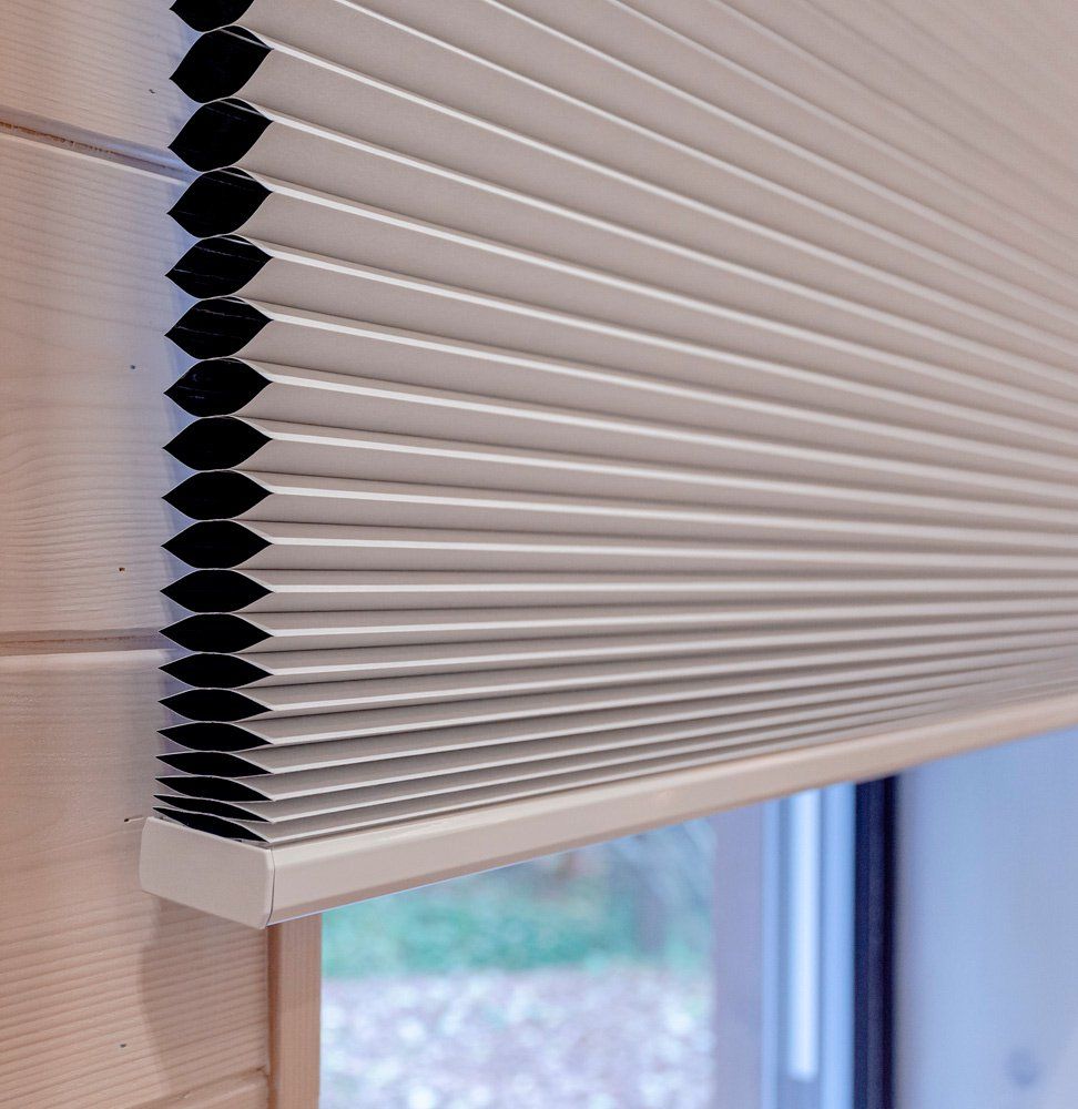 Dual Purpose Honeycomb & Pleated Mesh Image 3